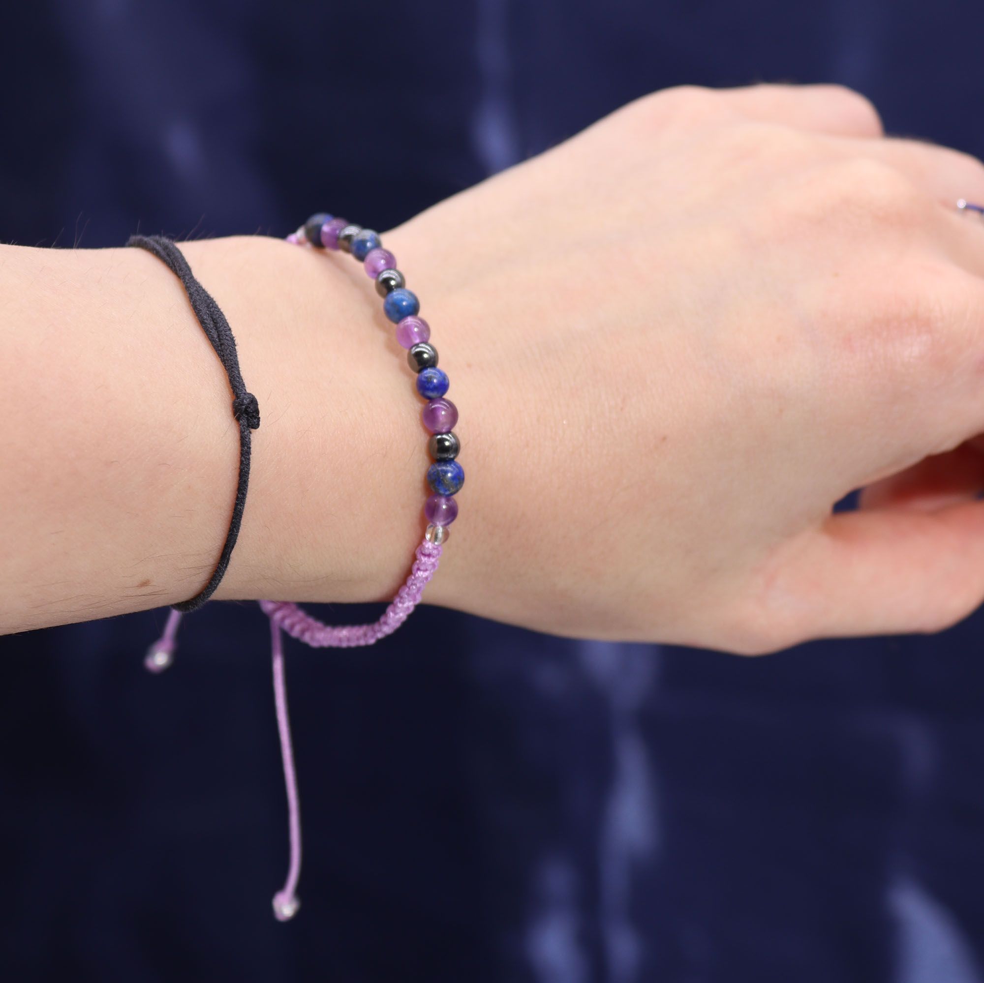 Sternzeichenkerze mit Edelsteinarmband – Wassermann