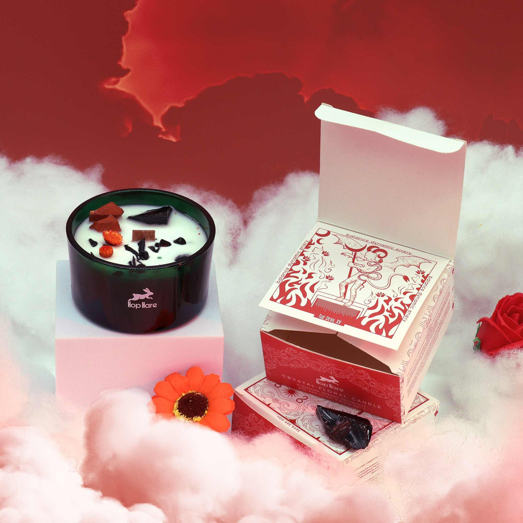 Hop Hare - Crystal Magic Kerze „The Devil“ - Blumenduft & Roter Jaspis