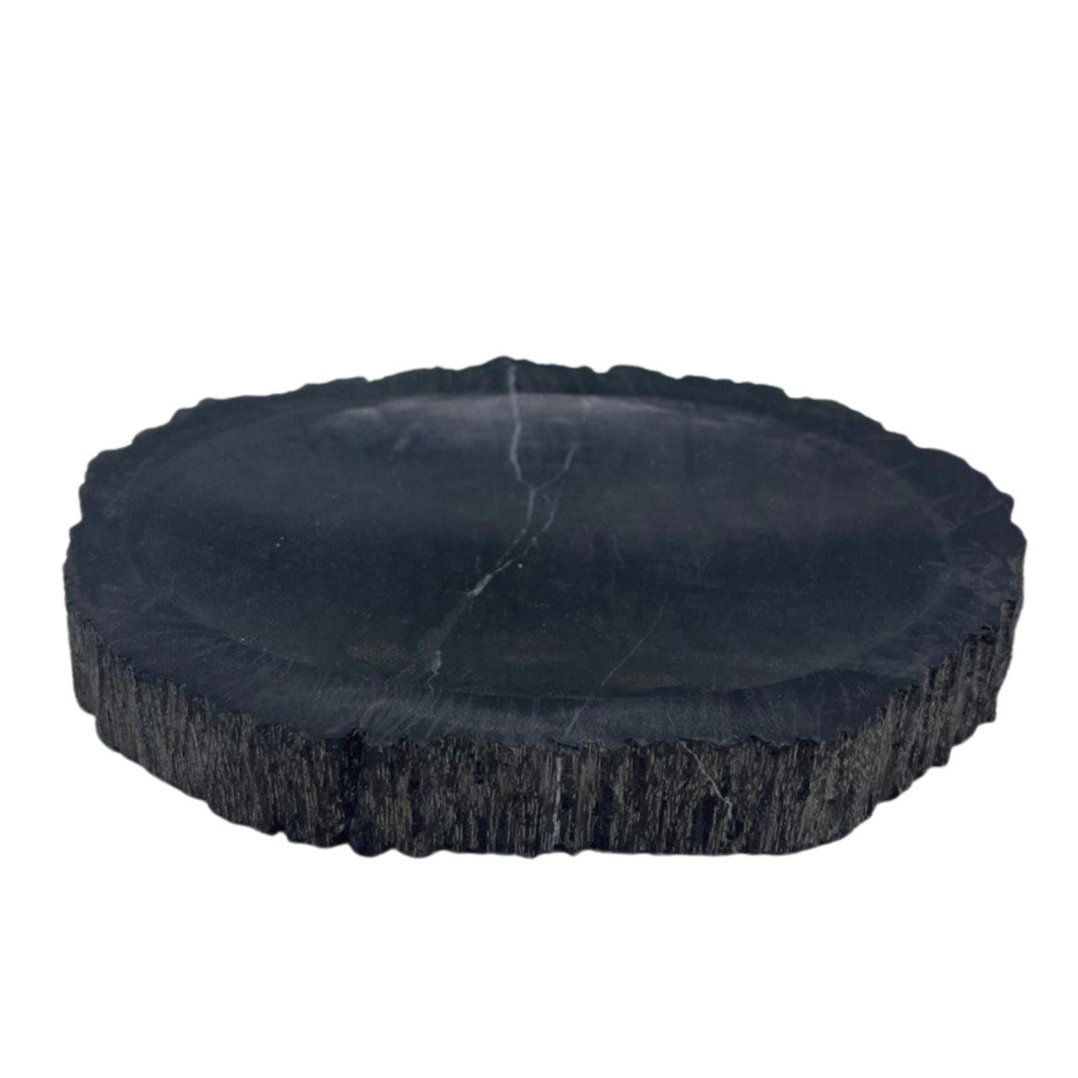 Seifenschale aus versteinertem Holz – Schwarz-Braun & Naturrand