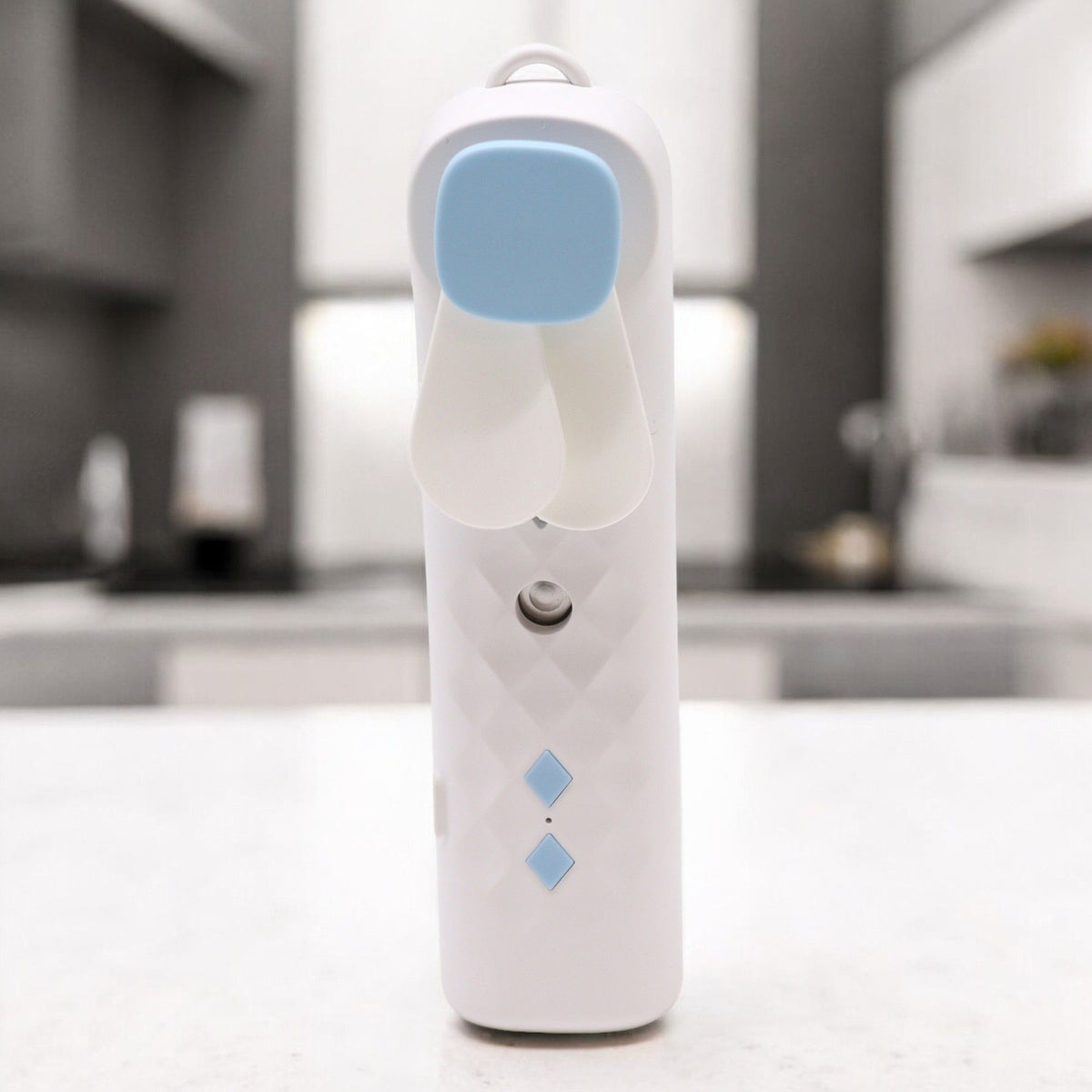 Nano Mist 2-in-1 Gesichtssprüher & Mini-Ventilator – USB-aufladbar, Weiß