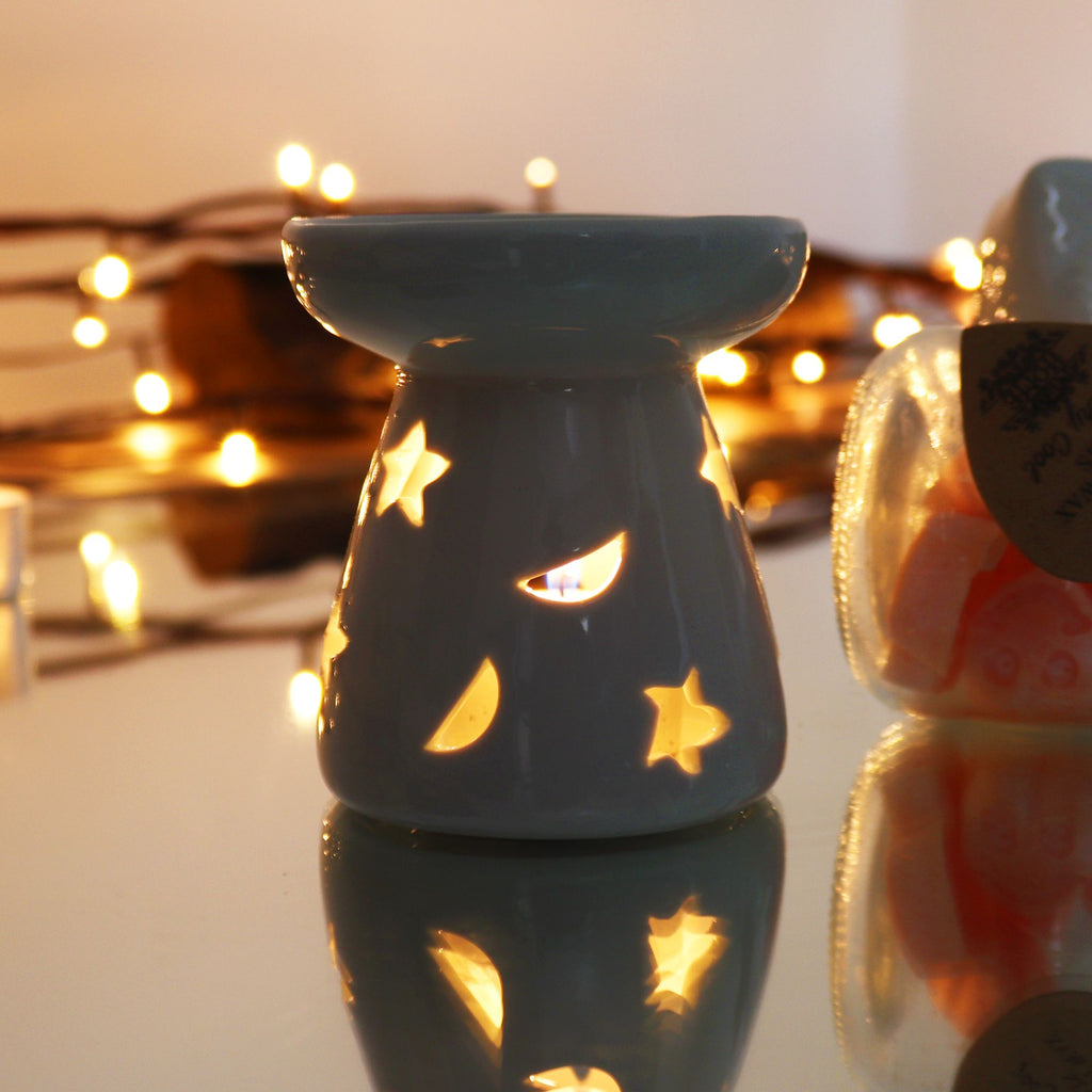 Klassische Duftlampe aus weißer Keramik - Mond & Sterne